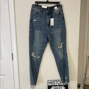 Judy Blue Straight Legged Ripped Jeans
